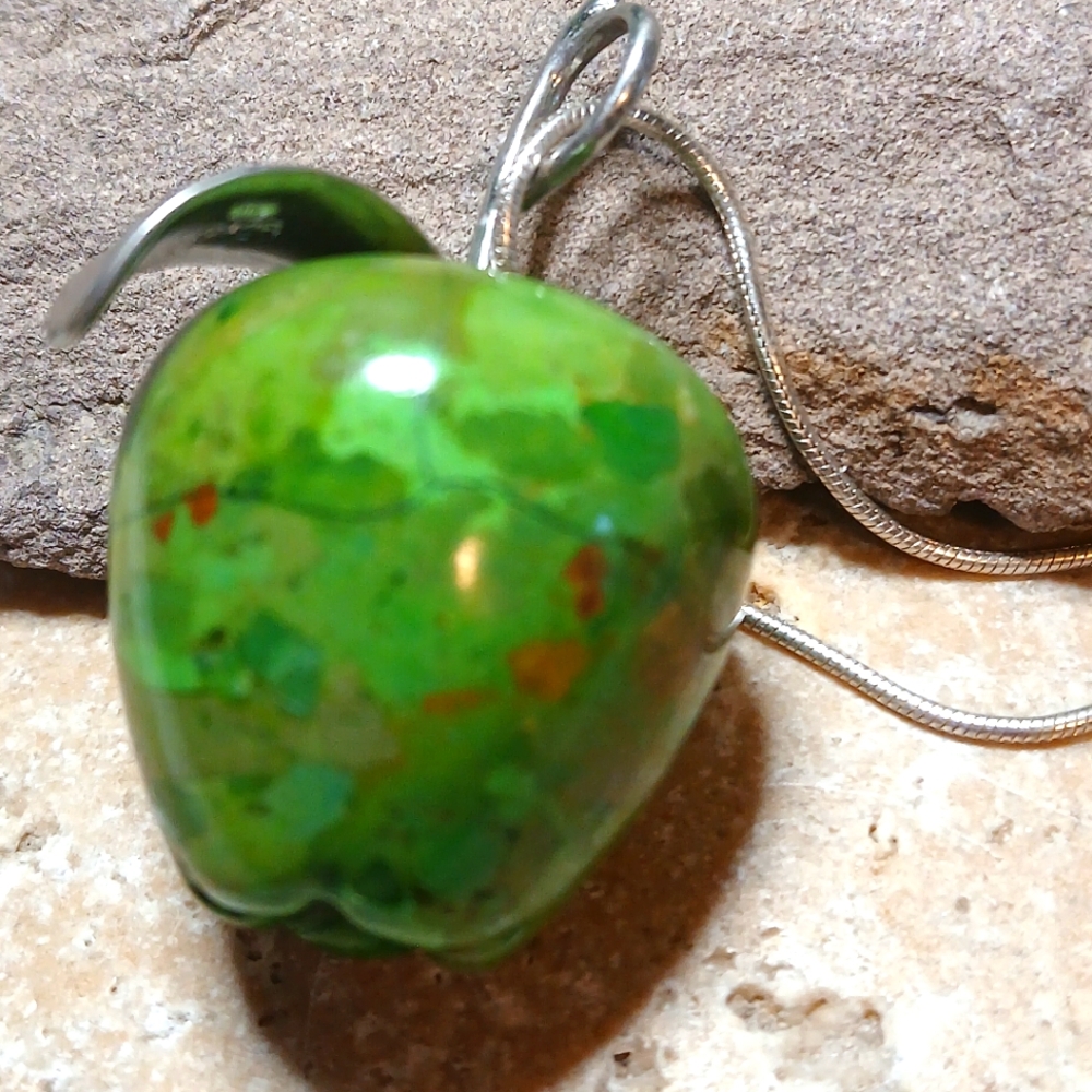 Sterling & Gaspeite Green-Apple Pendant Necklace